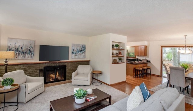 Spacious 5bed 2bath home in Apple Valley
