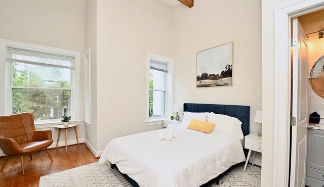 Spacious 5BR Home Near Capitol Hill | Free Parking