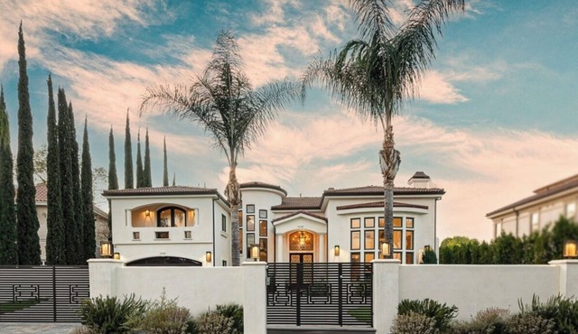 Spacious 6-bedroom house with WiFi, AC in amazing Los Angeles