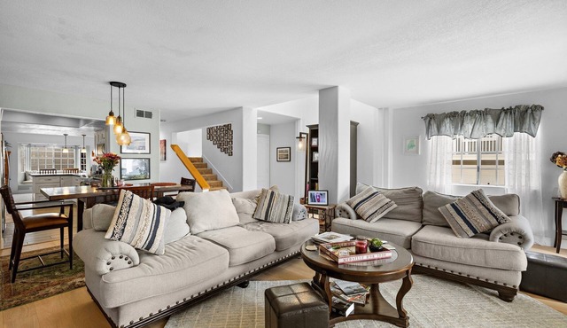 Spacious Coastal Retreat Steps from Harbor-Fireplace - Book HARBOR BREEZES Now