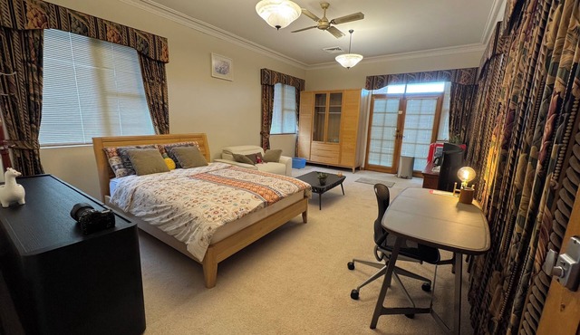 Spacious-Cozy Oversized Room in Leafy Strathfield
