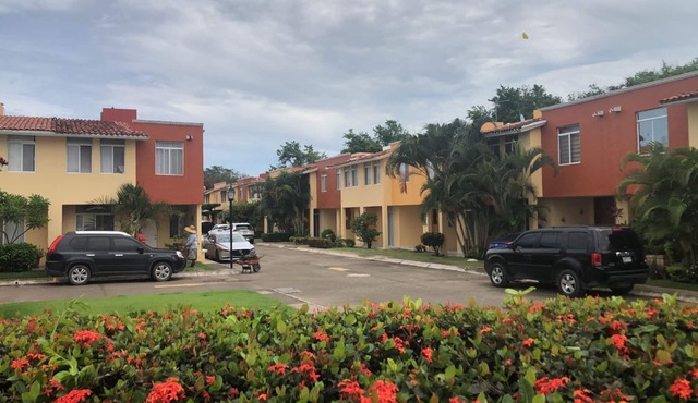 Spacious house just 15 minutes from the beach,