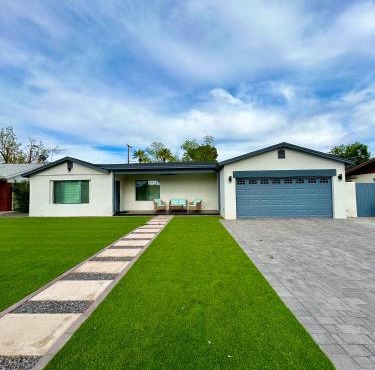 Spacious Lux Home with Garage, Sleeps 12 Guests, Central Phoenix