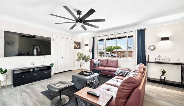 Spacious & Private Tucson Getway Near Downtown!
