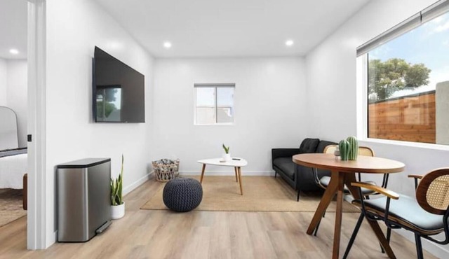 Spacious w/1BR 1bath - near DTLA East Los Angeles