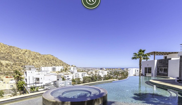 Spectacular 3 BR Penthouse - Oceanview