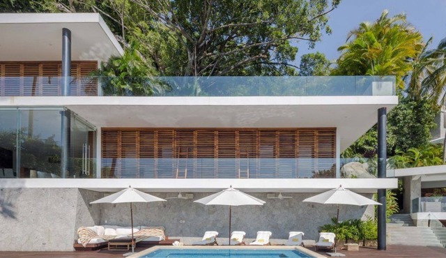 Spectacular house in Las Brisas with beautiful view