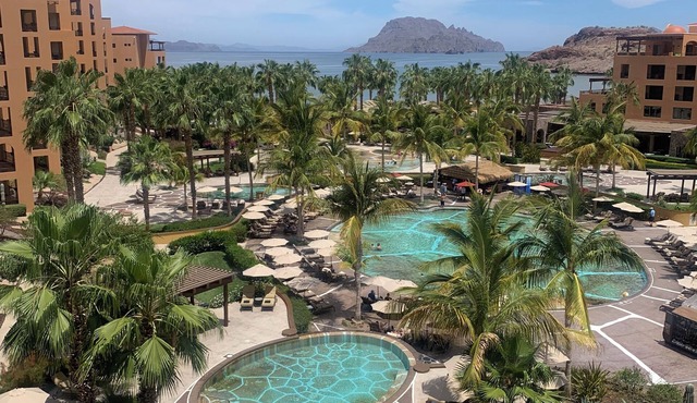 Spectacular New Year's in Loreto. World class golf course, pools and beaches.
