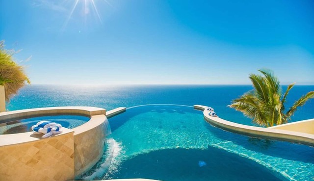Spectacular Ocean Front 10 bedroom villa. Best house and staff in Cabo!