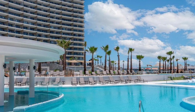 State-of-the-Art Beachfront Escape Along the Sea of Cortez