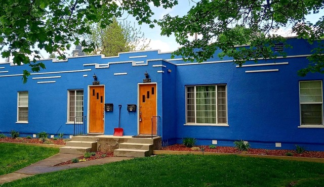 Stay in a Castle! Downtown! Best location! FREE Bikes & Kayak! 2024 Renovation!
