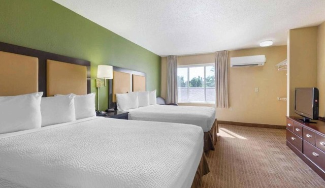 Studio 6 Suites Jacksonville Deerwood Park FL