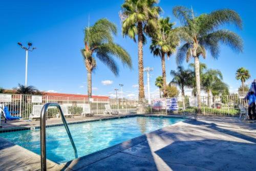 Studio 6 Suites - Riverside, CA South