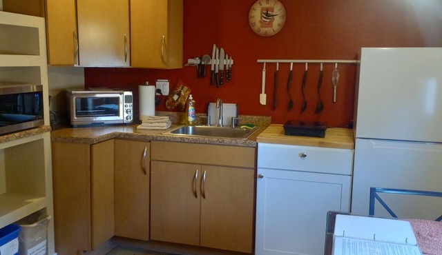Studio Apt in Tempe. Students/Traveling nurses. Sleeps 2.