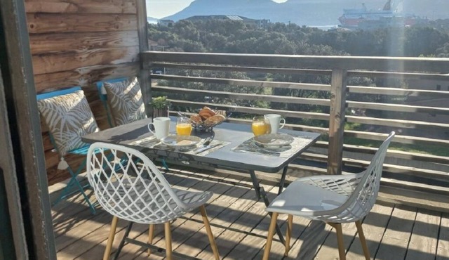 Studio de charme, Sea view, Port de Porto Vecchio, Swimming pool Terrace Parking WIFI