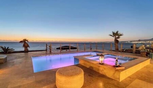 Stunning Luxury Ocean-Front Casa with Pool & Spa