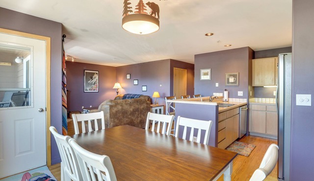 Stunning Mountain Views: Silverthorne Condo!