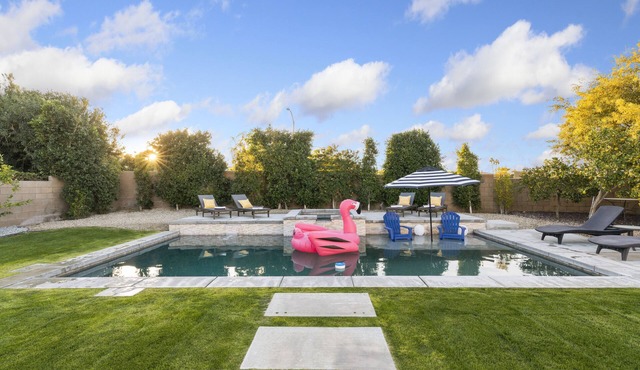 Stunning Oasis w/Resort Style Pool, Patio & Game Room