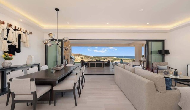 Stunning Oceanfront 3BR Condo w/Private Pool in Quivira, Alvar