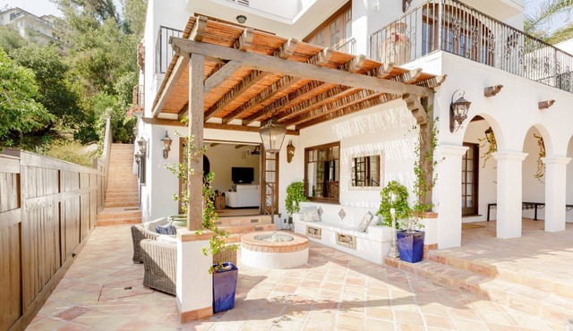 STUNNING private Designer villa/duplex in the top of Hollywood Hills.