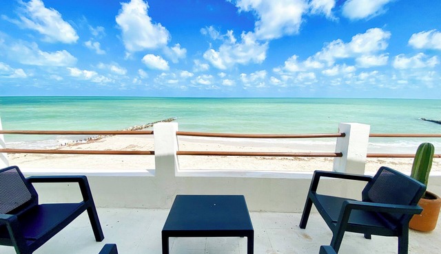 Stunning Views 3 BR, 3baths, Beachfront house w/pool