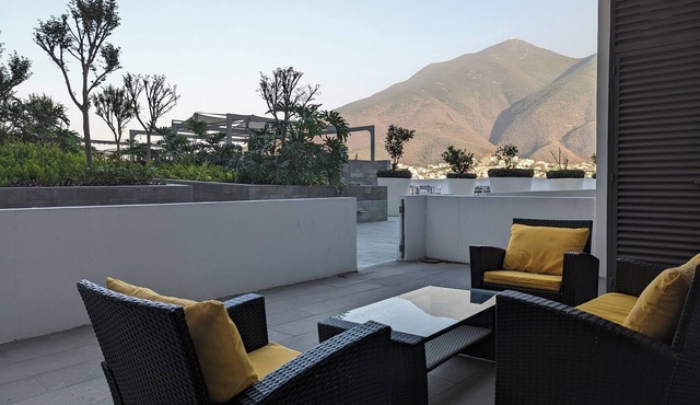 Stunning views of Landmark Cerro de La Silla. Pool & Gym