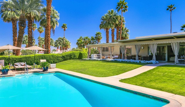 Stunning Villa with Heated Pool close to Palm Deserts Shopping, Tennis, Golf