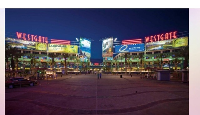 Stylish 1-bedroom with Resort Amenities located in Glendale