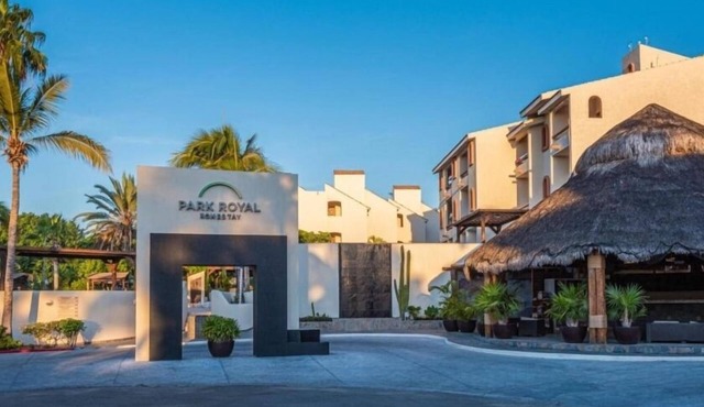 Stylish 1BR Condo with Outdoor Pool