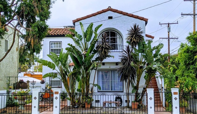 Stylish bright 3 bedrooms Wrigley historical district