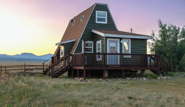Stylish & Cozy A-Frame Escape! Dogs OK, 45m to Breck, 30m to BV, Stargazing!