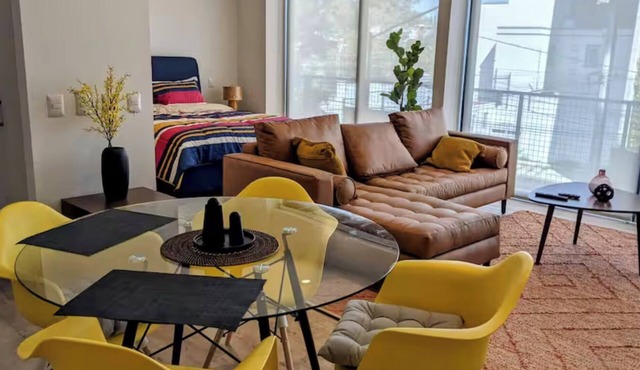 Stylish loft at new upscale tower in Providencia, security 24/7, gym, location!