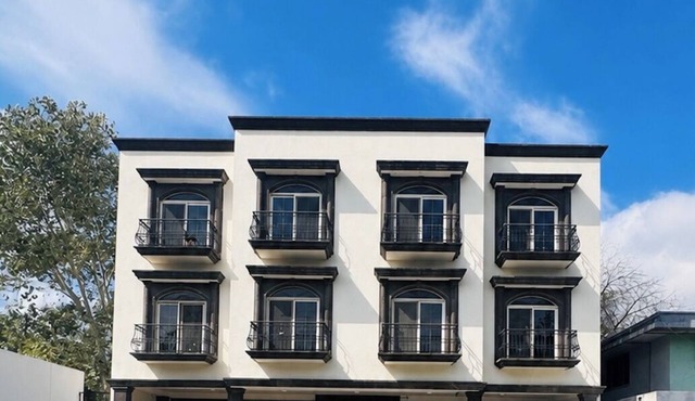 Suite A, 2BR/2BA in San Pedro Garza Garcia, Centrito Valle