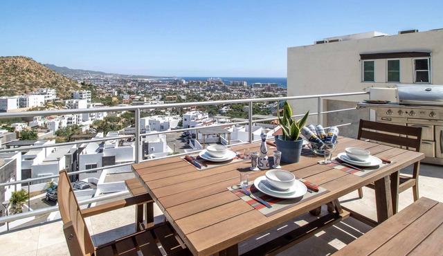 Summer Discount! 3-Bedroom Cabo Penthouse Suite!