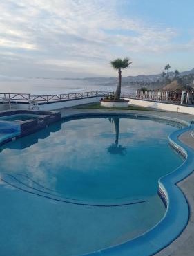 Summer Nights Oceanfront Villa - Pool & Jacuzzi