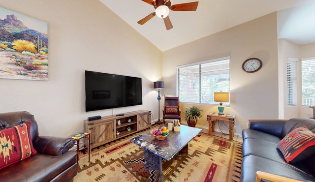 Sunny townhome with a lovely patio & W/D - pool, game room, and gym access