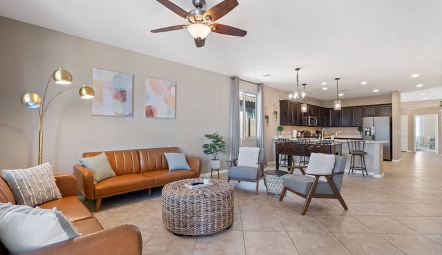 Sunset villa Close to I-10/Mall/Golf 4 Bed 2 Bath
