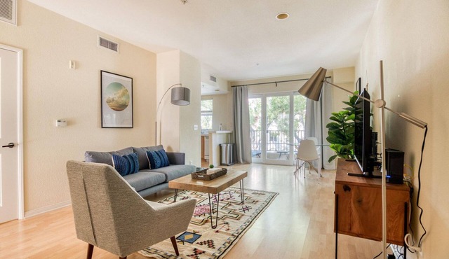 Superb Pasadena 1BR, nr Movies, Hiking & Restaurants, by Blueground