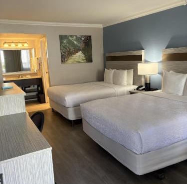 SureStay InnSuites Phoenix Hotel & Suites by Best Western
