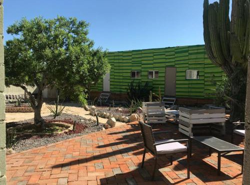 Susu’Z Village Hostel and Rooms