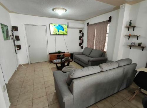 SweetHome con amplio y fresco patio