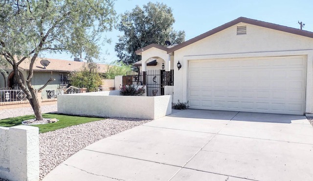 TERRA NOVA Spacious 4-bedroom house in Phoenix AZ, 7 minutes from Downtown.