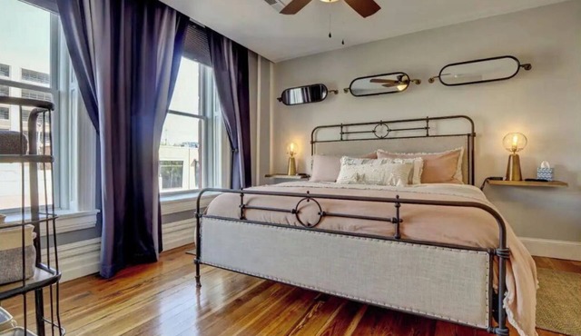 The Aether - Luxe King -1 BLK 2 RVR- Free PKG in Wilmington