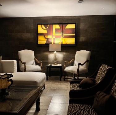 The Black Tree Hotel Colonial