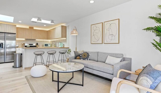 The Bluffs: Modern Bungalow, Private yard, SoFi