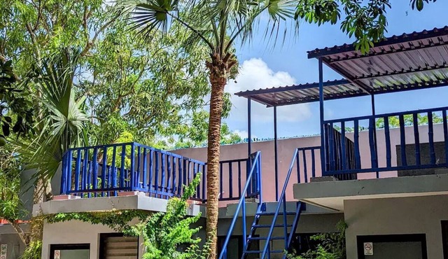 The Blue Eco Lodge- king room 1