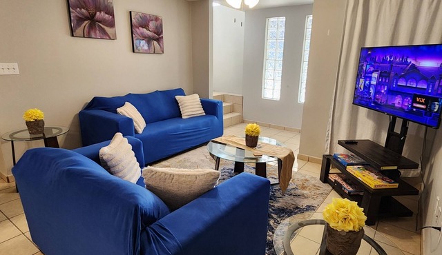 The Blue Oasis Dual Estate -Elegant Paradise for Events & Family Celebrations