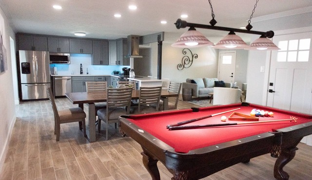 The Chadwick: Old Town Scottsdale 4/2 with Spa, BBQ, and Pool Table