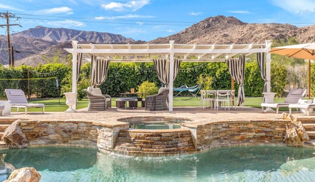 The Desert Castle with a Movie Theatre, golf, game room, sleeps 23