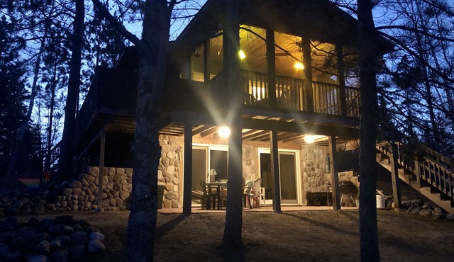 The Hideaway. Private secluded lake cabin on 25 acres & optional pontoon rental.